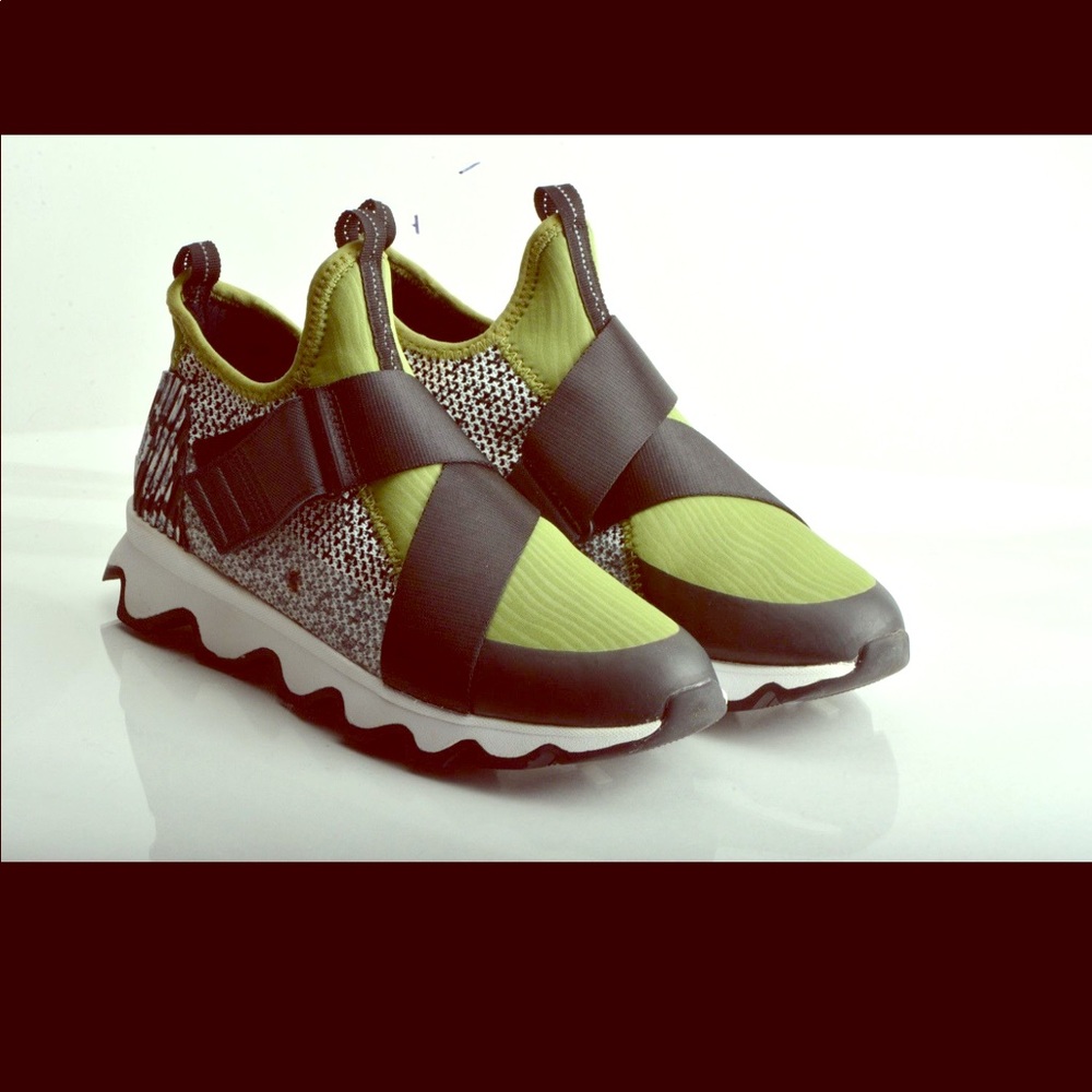 HELP! ISO Sorel Women’s Kinetic Sneaker